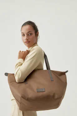 Born Living Yoga Bag Tote Fossil Nude