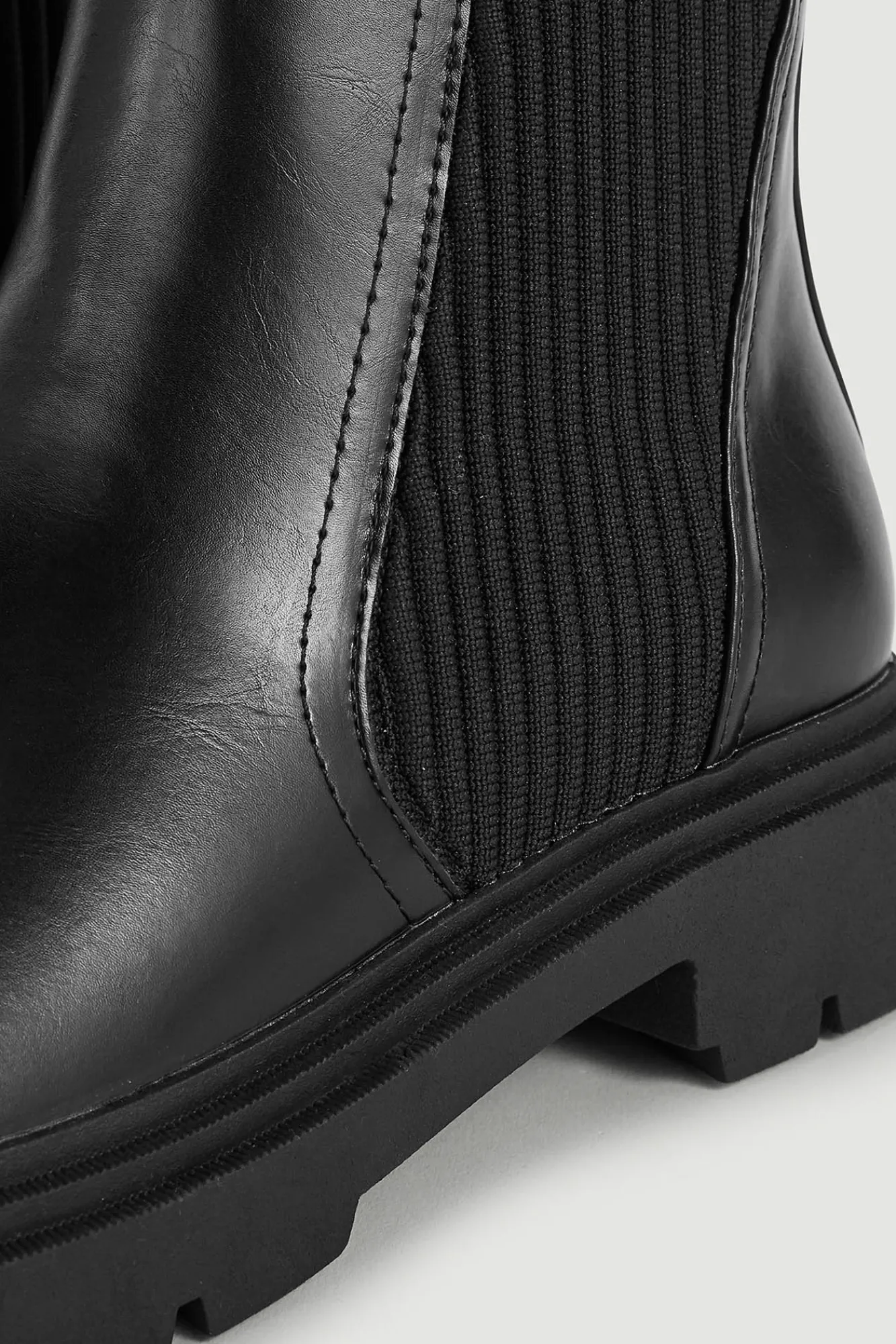 Pimkie Botines Con Suela Dentada Negro New