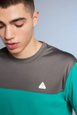 * Camiseta Cortes Oudoor Verde Online
