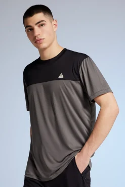* Camiseta Cortes Oudoor Gris Oscuro Clearance