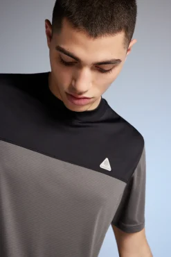 * Camiseta Cortes Oudoor Gris Oscuro Clearance