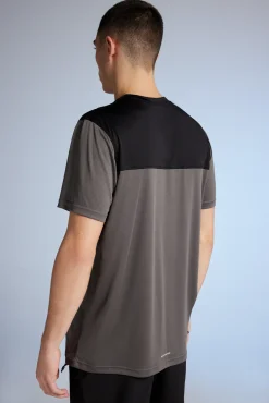 * Camiseta Cortes Oudoor Gris Oscuro Clearance
