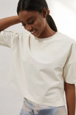 Dash and Stars Camiseta Crop Blanca Beige Best