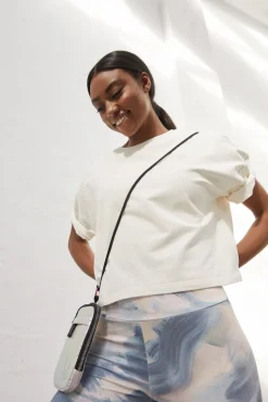 Dash and Stars Camiseta Crop Blanca Beige Best