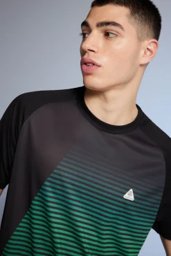 * Camiseta Outdoor Negro Hot
