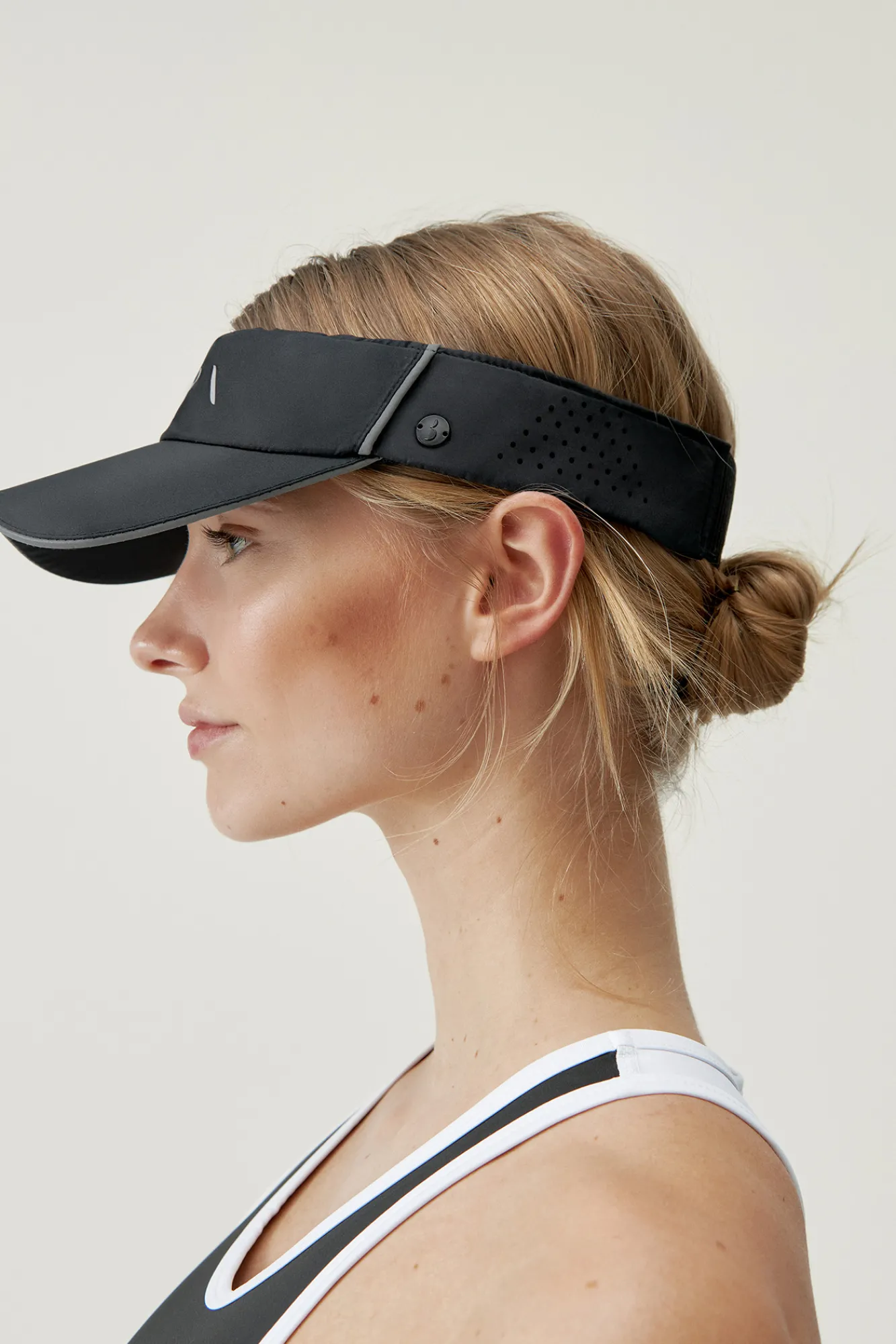 Born Living Yoga Caps Visor Black Negro Clearance