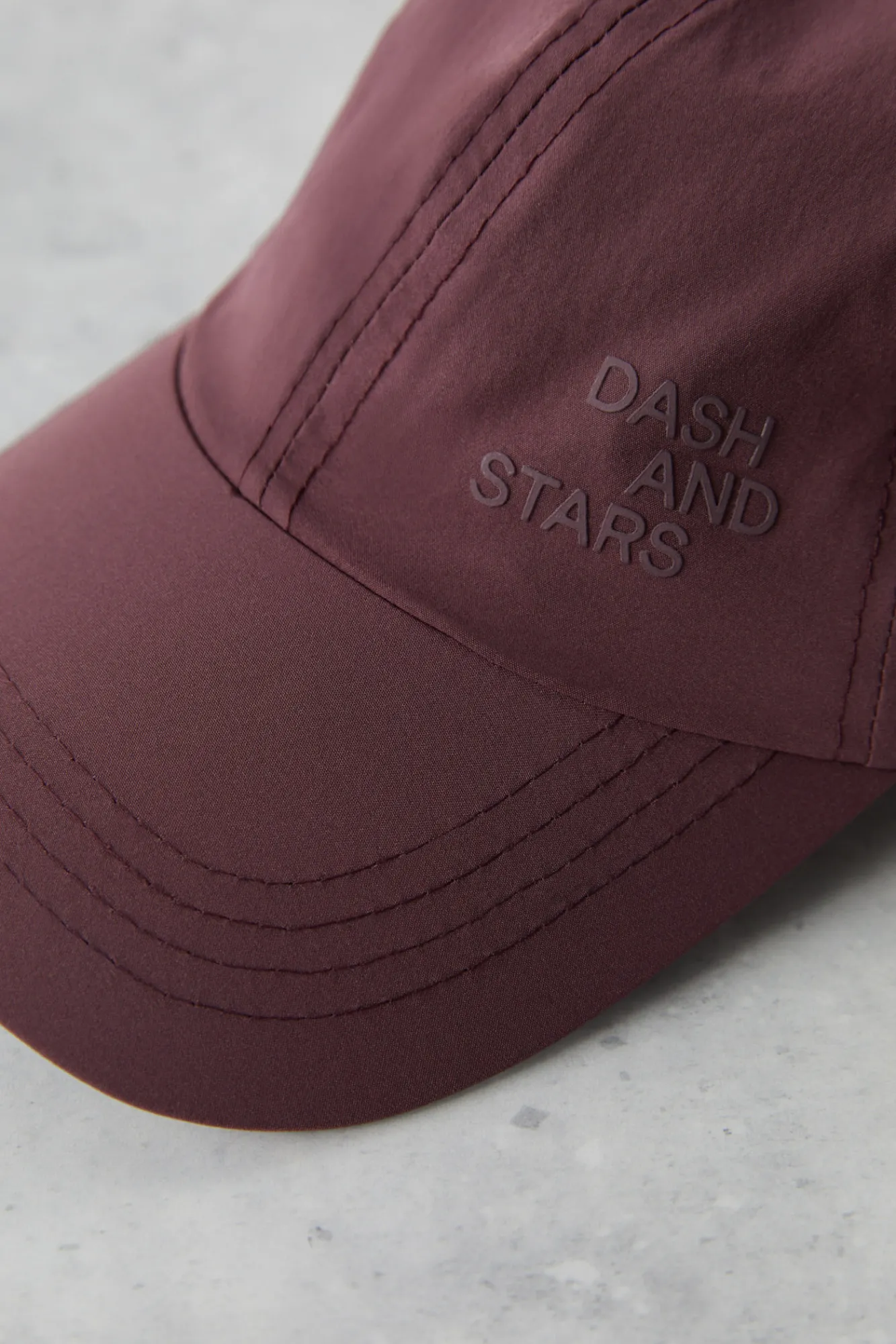 Dash and Stars Gorra Tecnica Granate Rosa Best