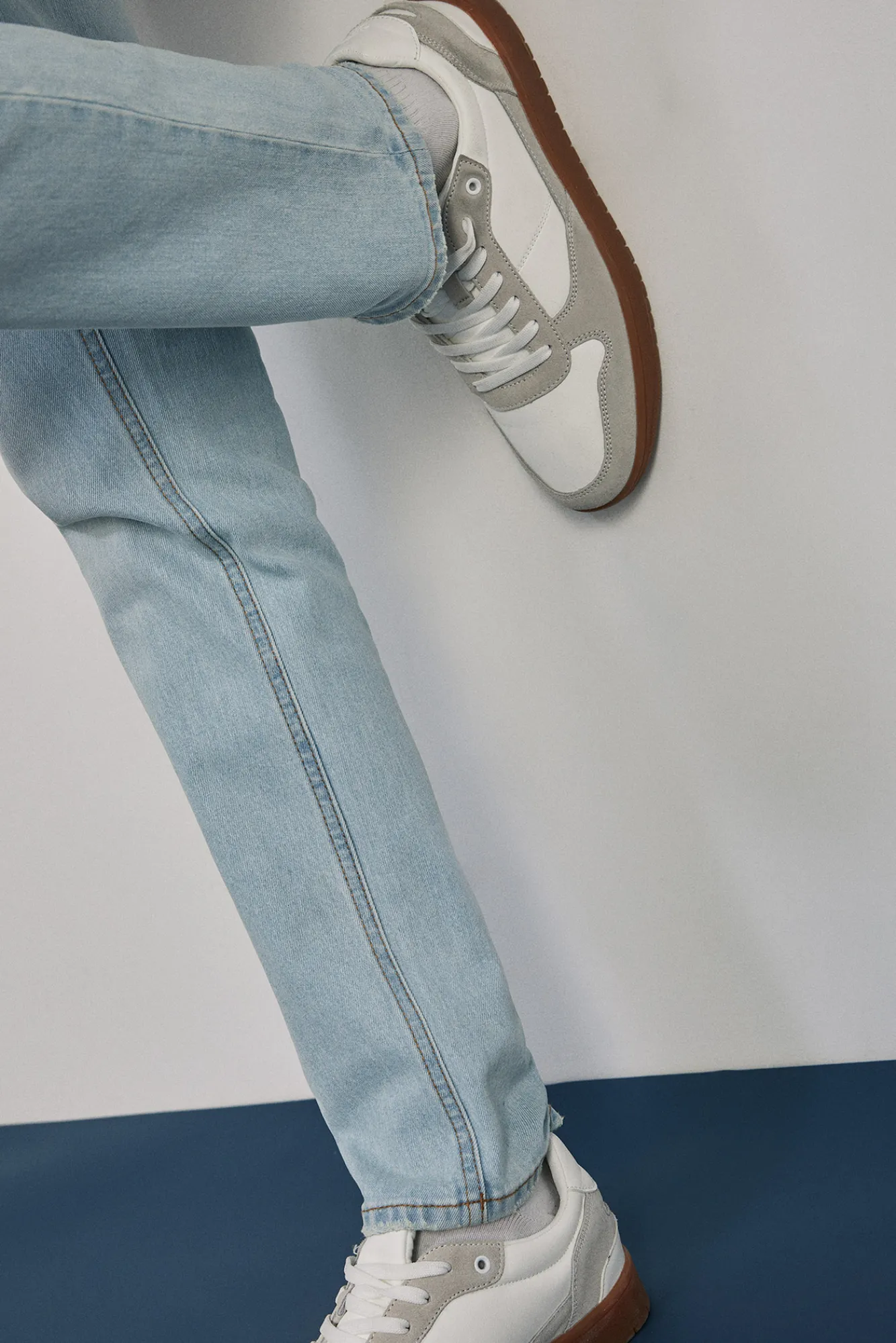 * Jeans Slim Lavado Claro Azul Indigo Discount