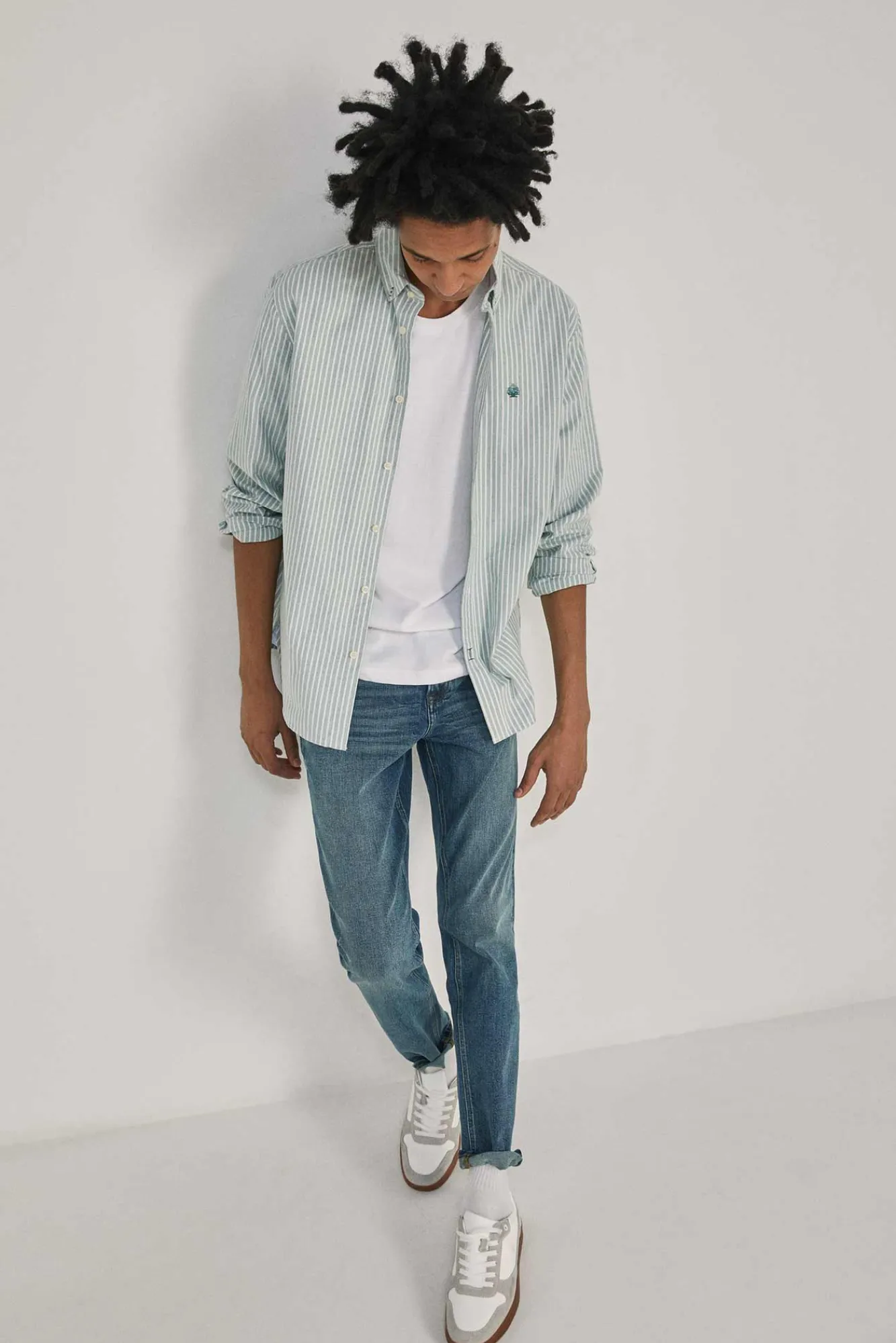 * Jeans Slim Lavado Medio Ensuciado Turquesa Hot