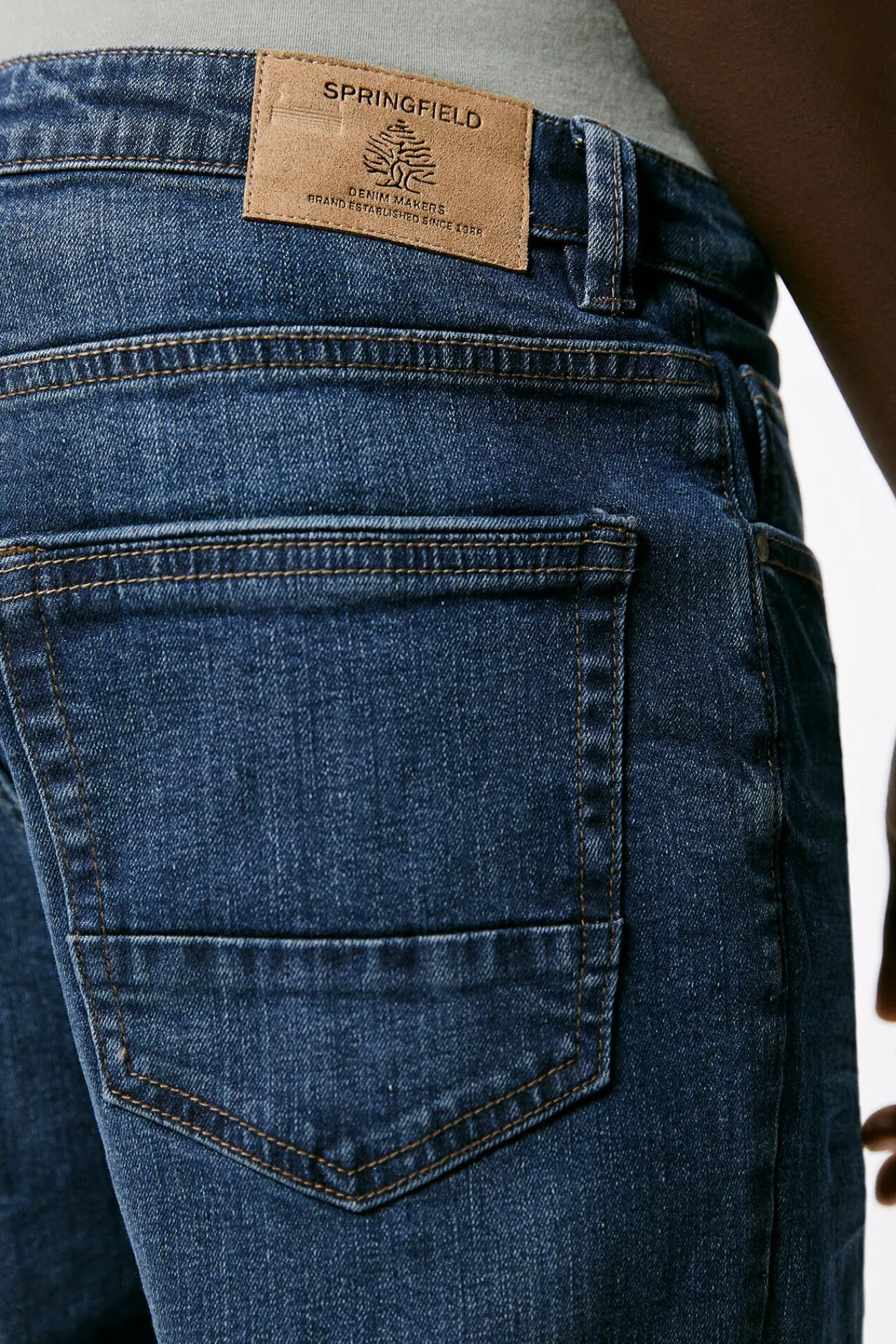 * Jeans Slim Ligeros Lavado Oscuro Azul Oscuro Hot