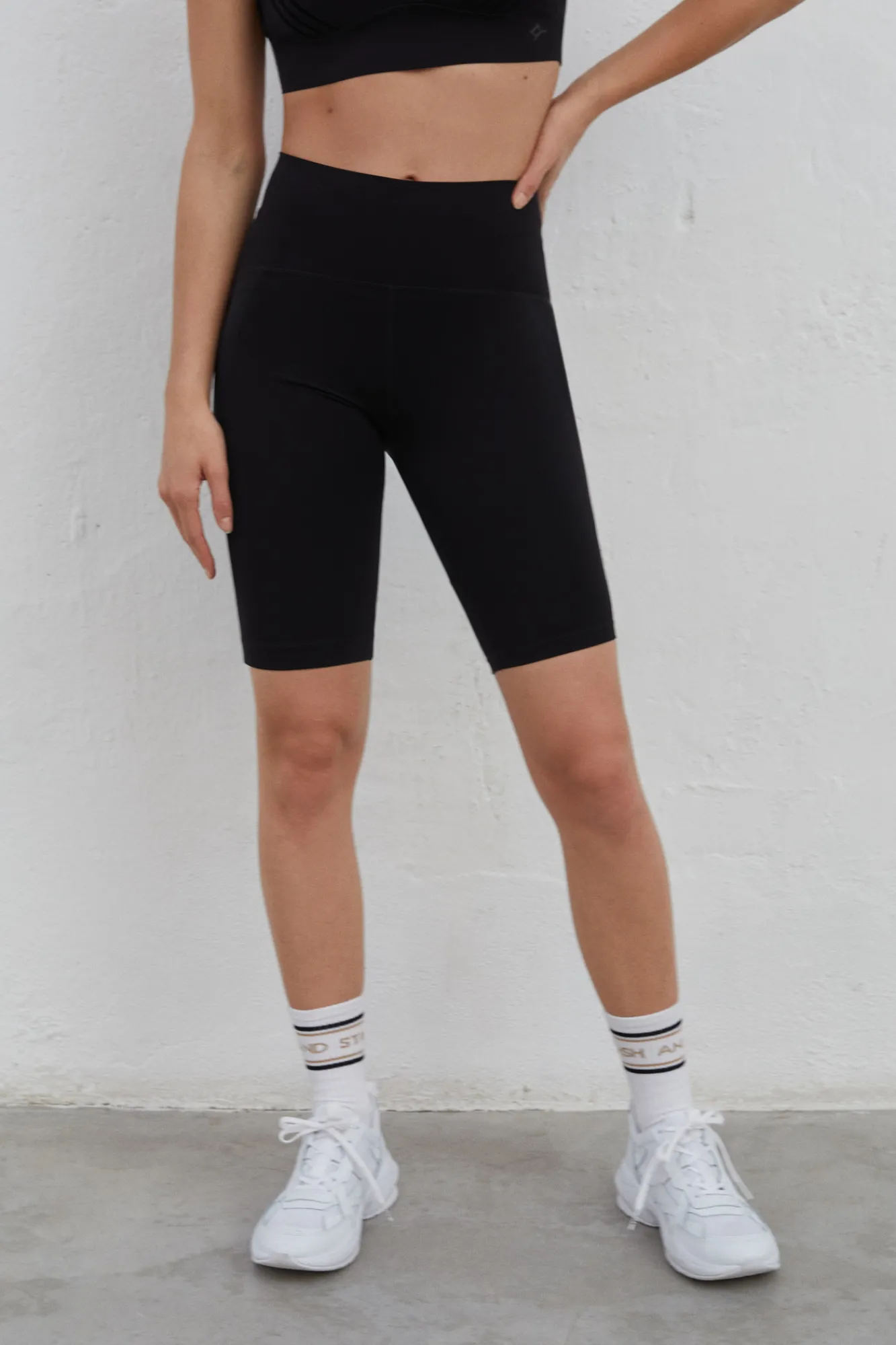 Dash and Stars Legging Corto Microfibra Power Sculpt Negro Outlet