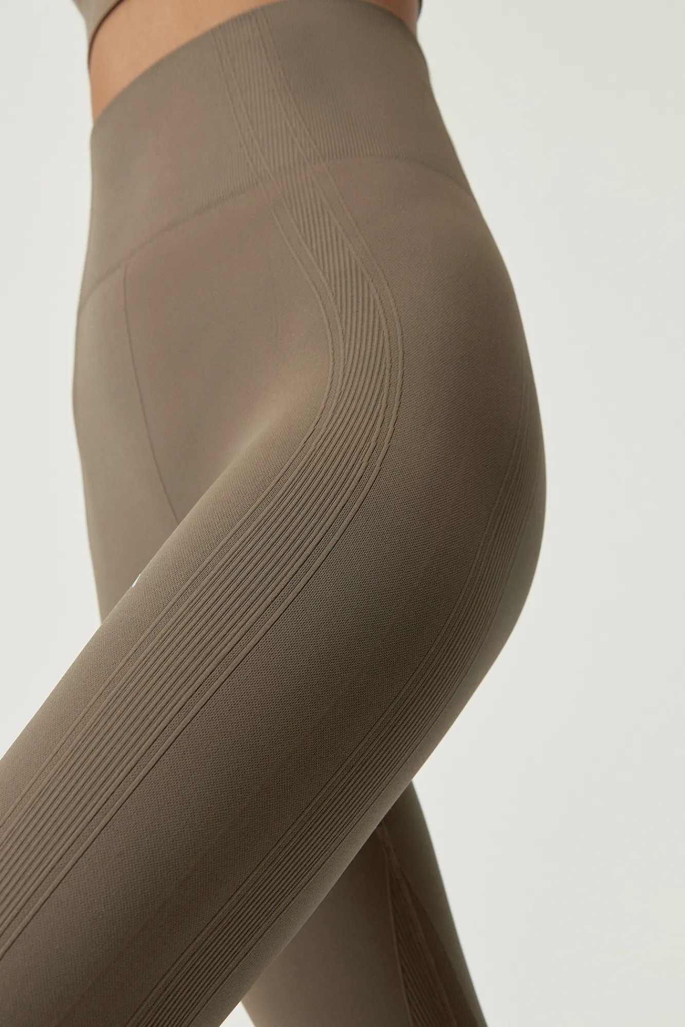 Born Living Yoga Legging Zina Fossil Nude