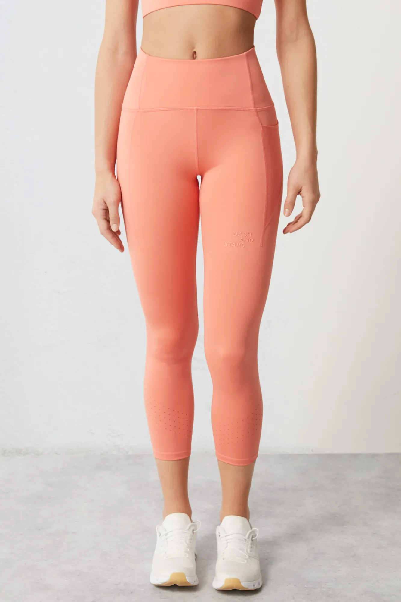 Dash and Stars Leggings Crop Coral 4D Stretch Rojo New