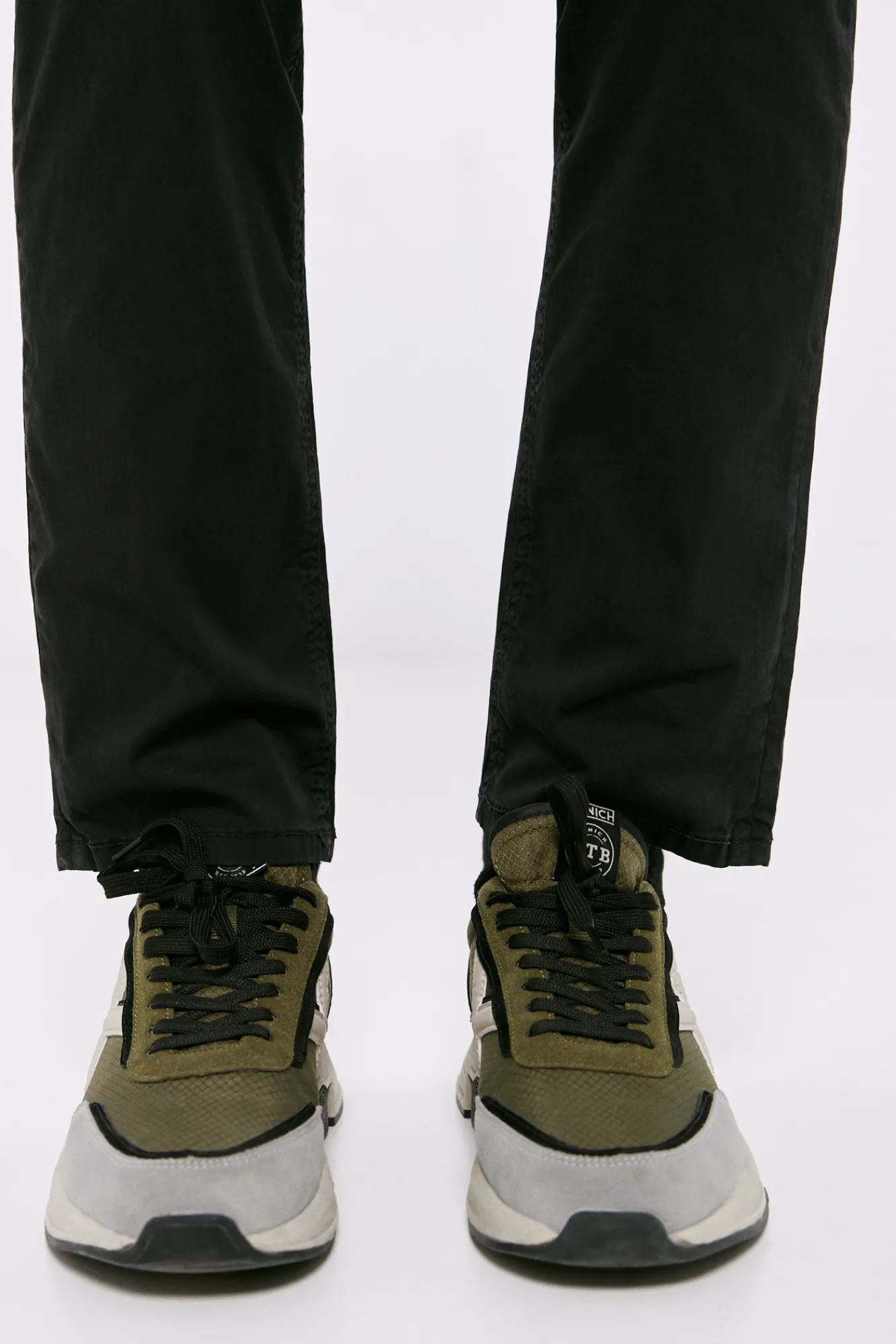 * Pantalon 5 Bolsillos Ligero Color Slim Lavado Negro Sale
