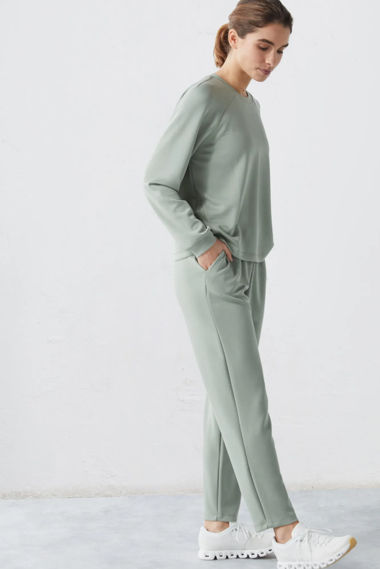 Dash and Stars Pantalon Jogger Felpa Soft Verde Beige New