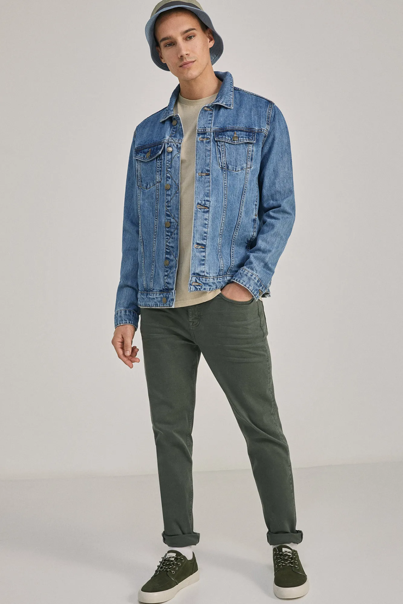* Pantalon Slim 5 Bolsillos Color Kaki Oscuro Clearance