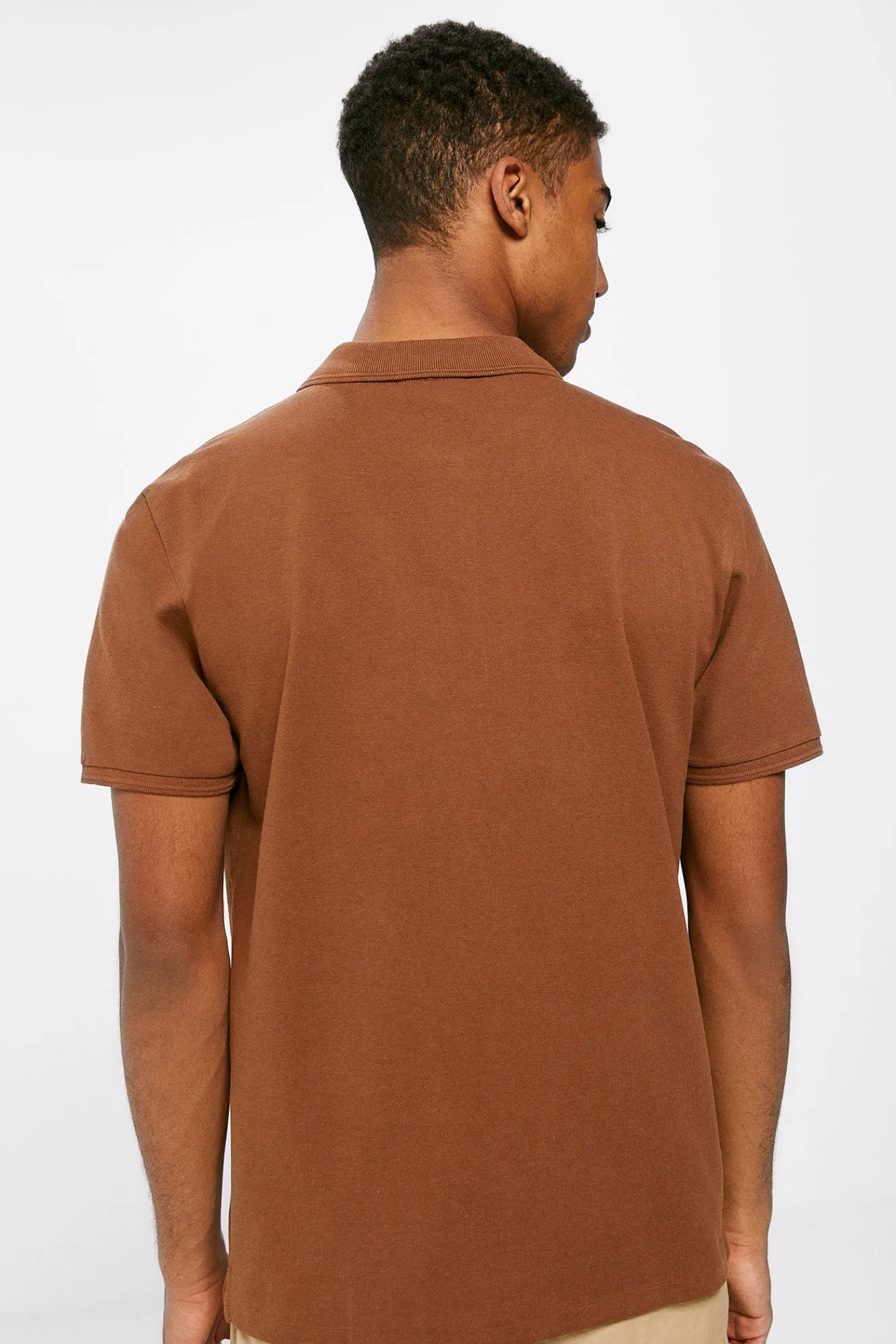 * Polo Basico Pique Slim Marron Medio Online