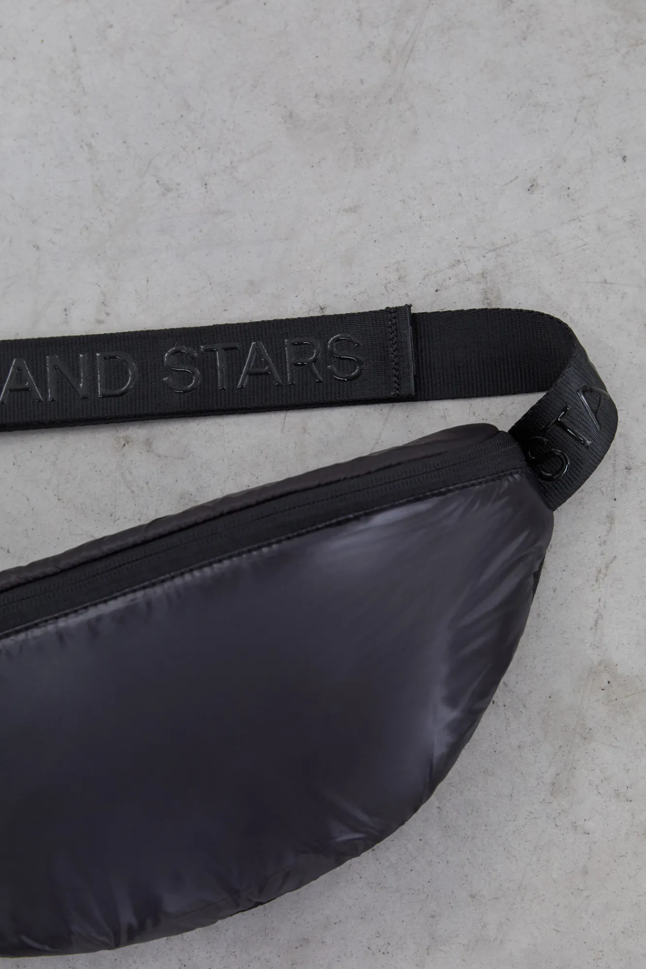 Dash and Stars Rinonera Tecnica Negro