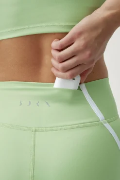 Born Living Yoga Short Daira Juice/White Verde New