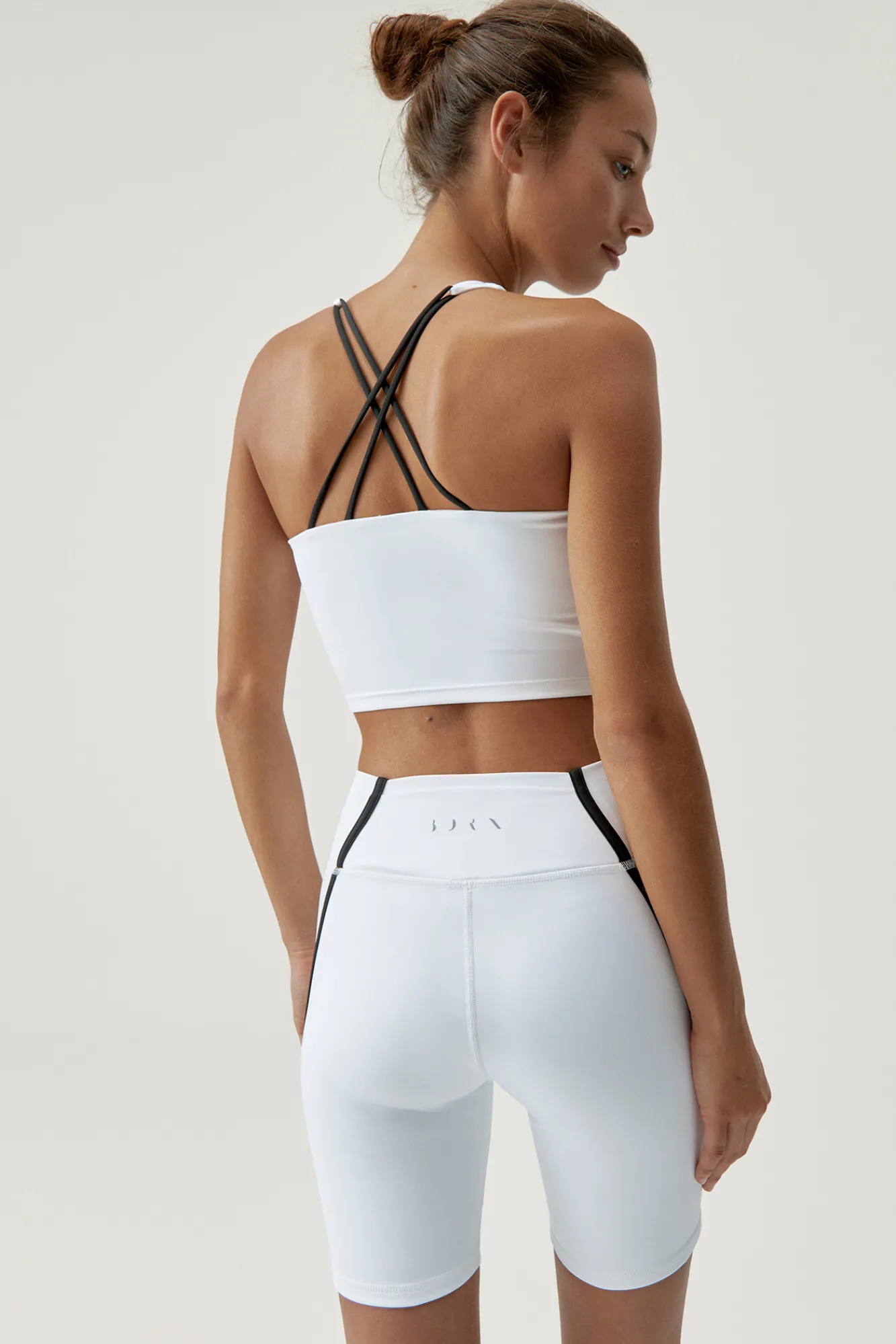 Born Living Yoga Short Daira White/Black Blanco Hot