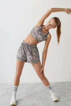 Dash and Stars Short Tecnico Malla Interior Flores Gris