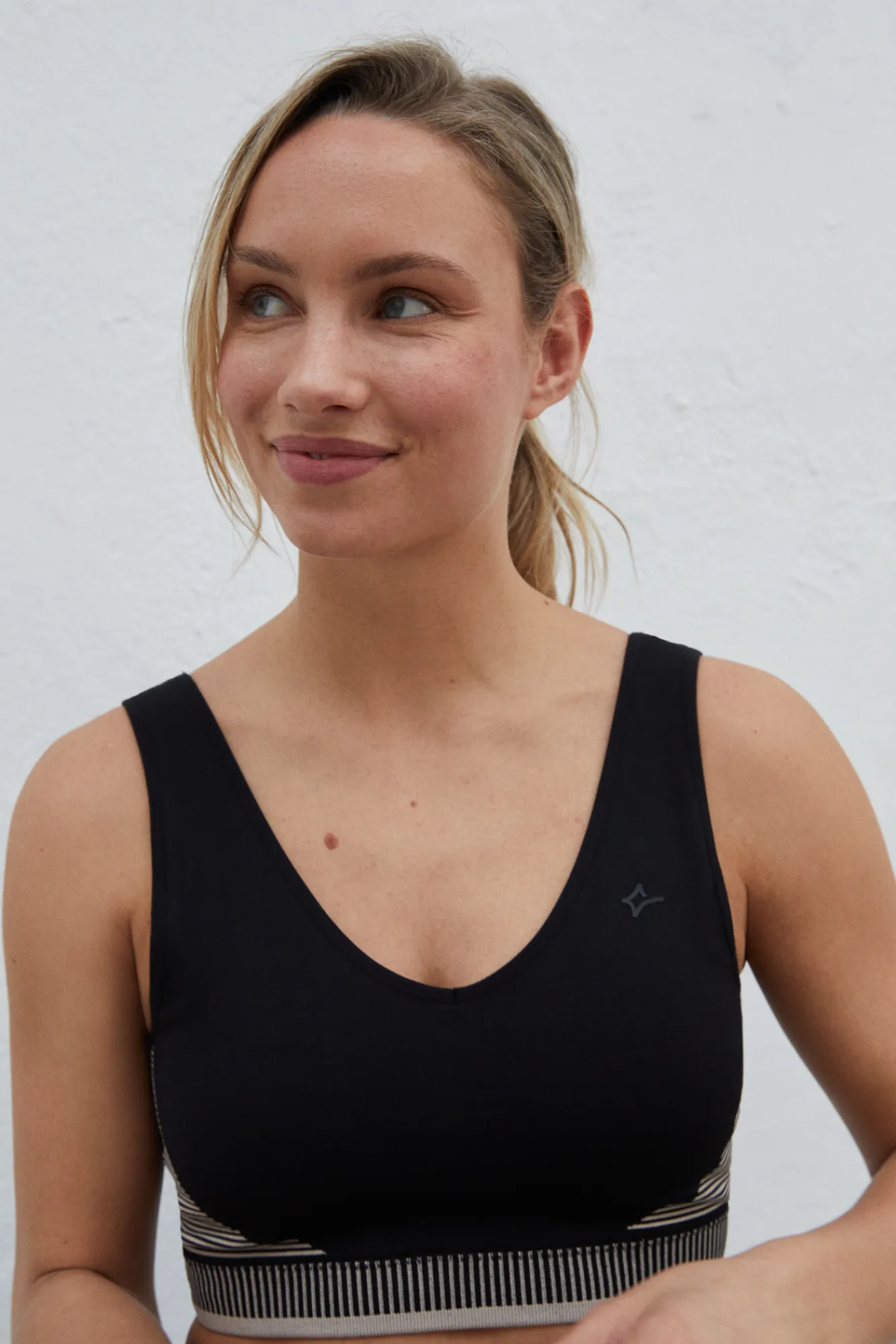 Dash and Stars Sujetador Deportivo Negro Seamless Fit Camel Sale