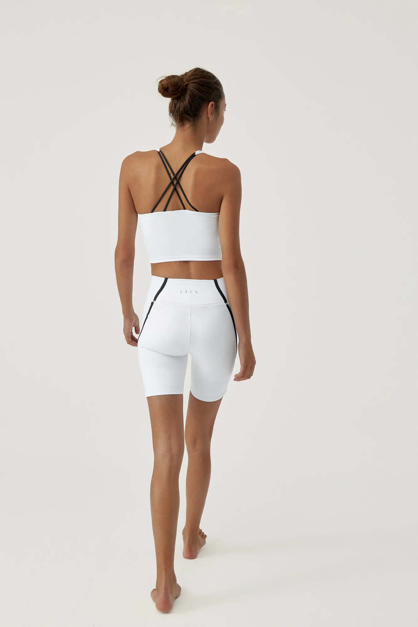 Born Living Yoga Top Daira White/Black Negro Clearance