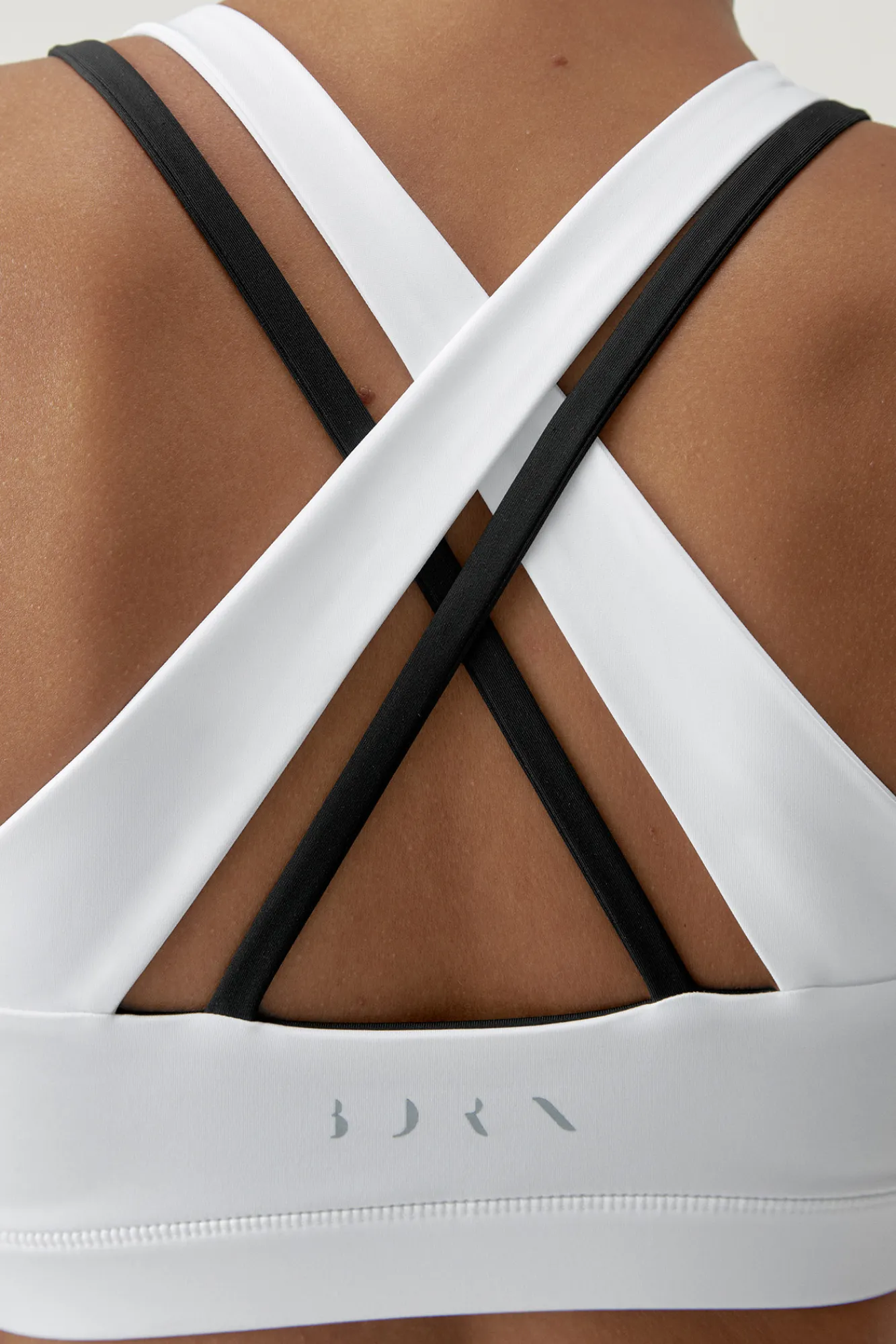 Born Living Yoga Top Hanae Black/White Negro Clearance
