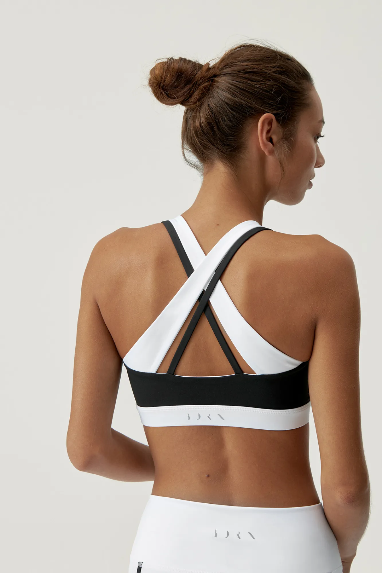 Born Living Yoga Top Hanae Black/White Negro Clearance