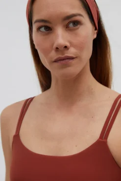 Dash and Stars Top Sujetador Deportivo Rojo Collagen Feel Nude Best