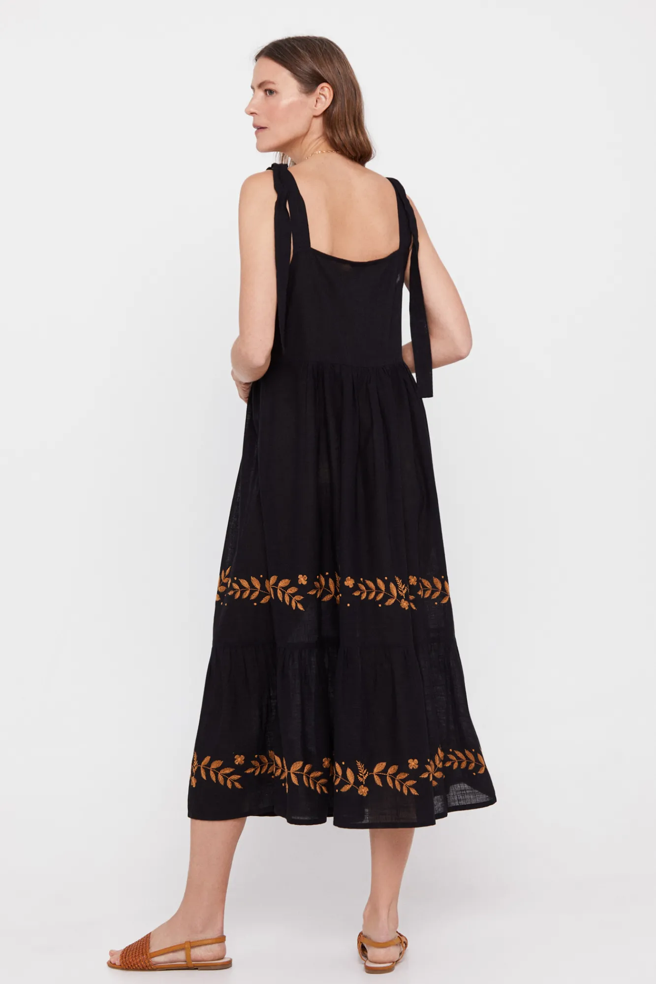 Cortefiel Vestido Bordado Negro