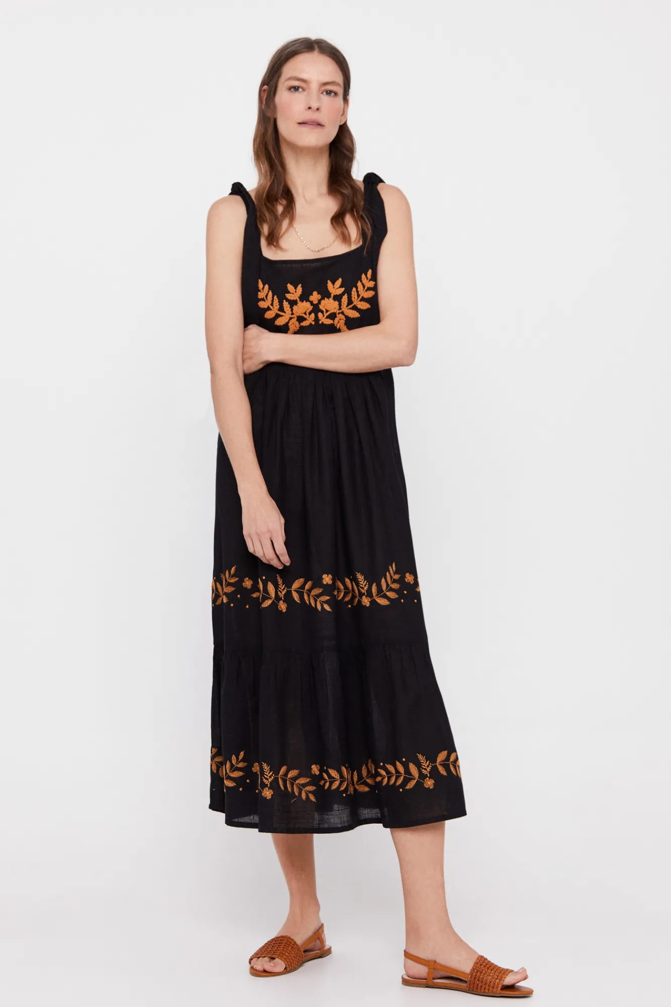 Cortefiel Vestido Bordado Negro