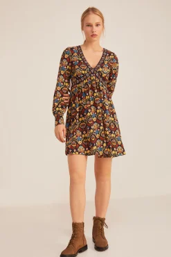 * Vestido Corto Escote Cenefas Navy New