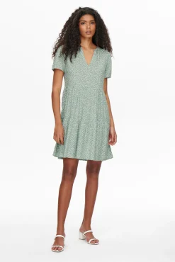 Only Vestido Corto Manga Corta Verde Hot