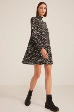 * Vestido Fluido Estampado Ikat Negro Best