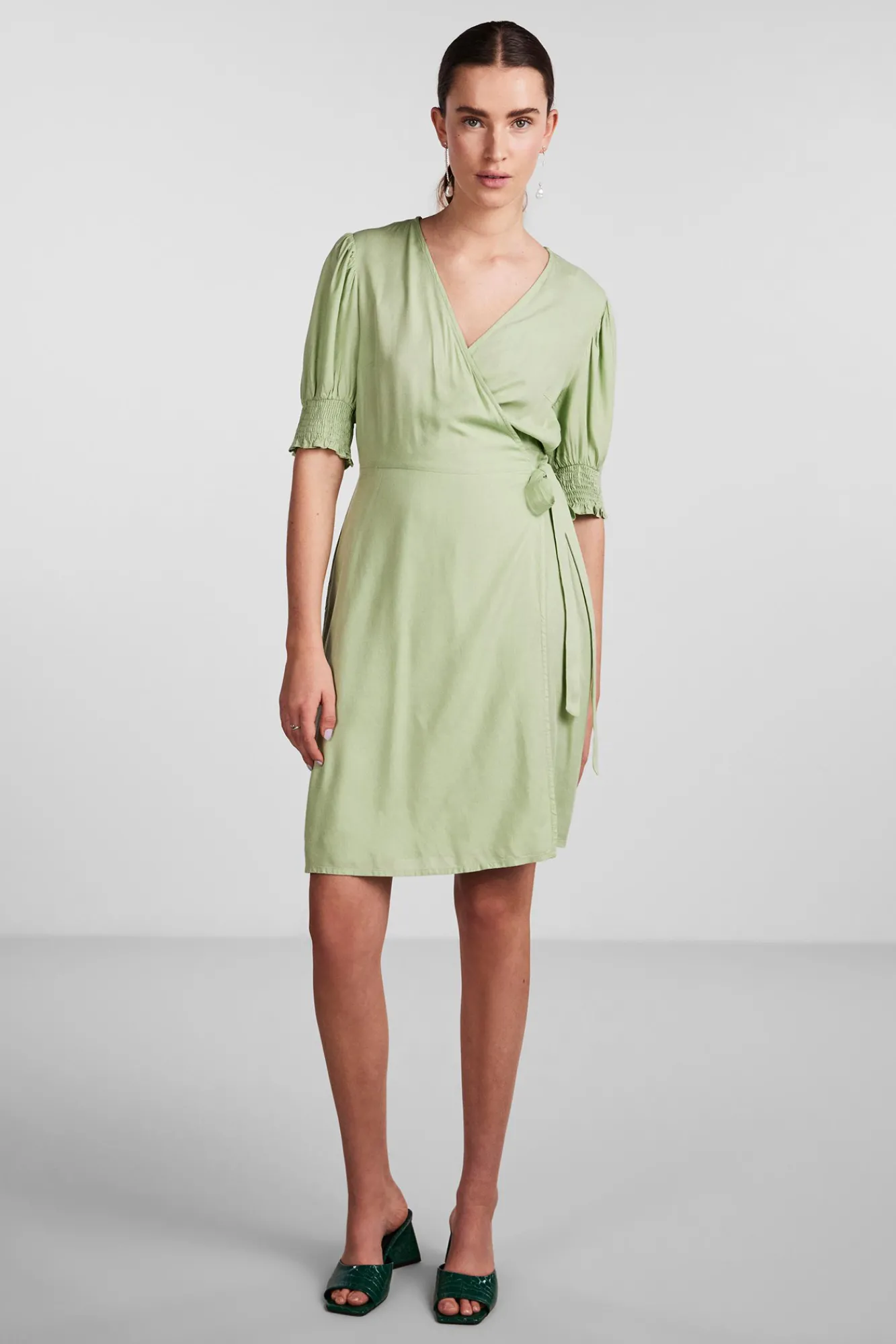 Pieces Vestido Midi De Manga Corta. Verde Sale