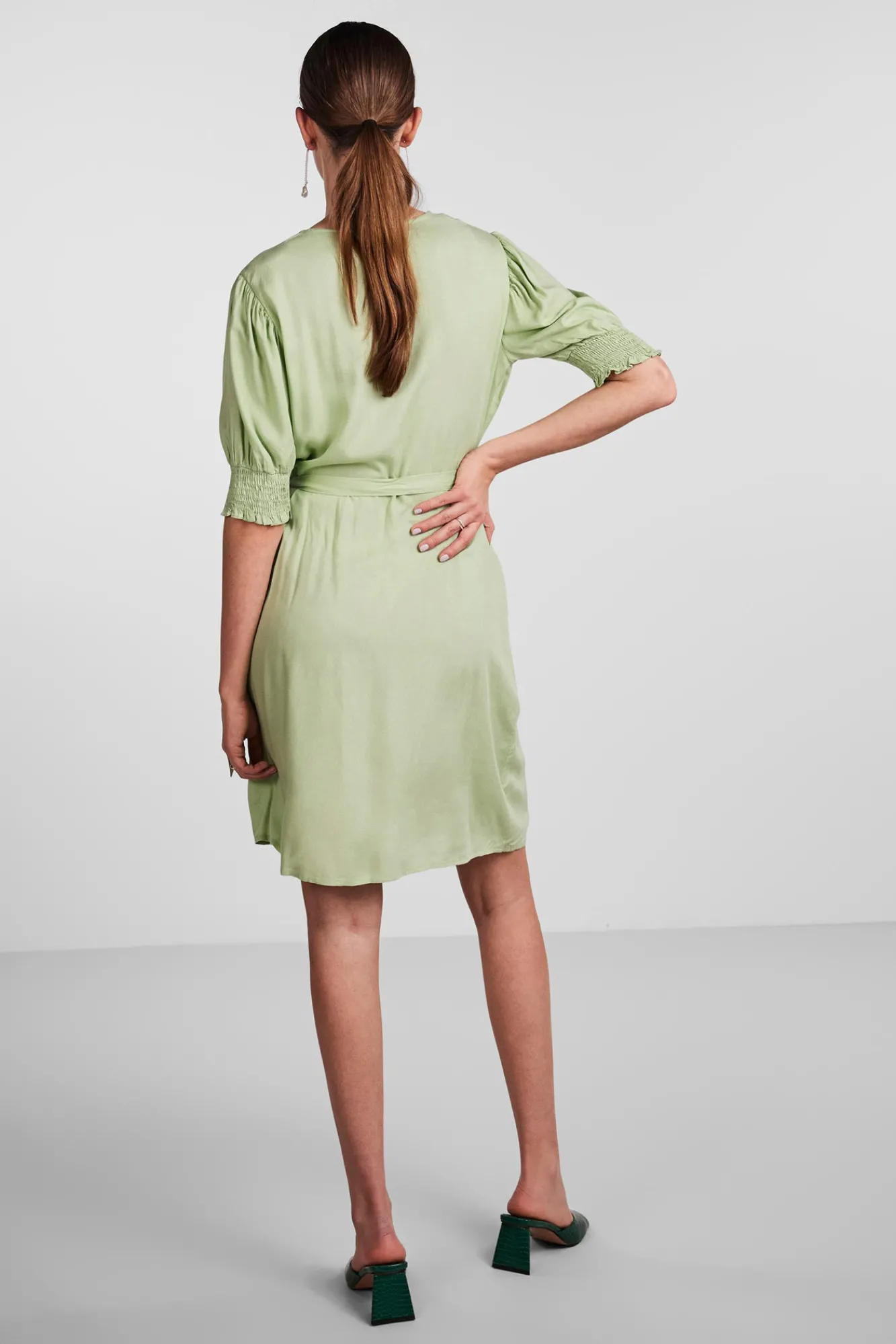 Pieces Vestido Midi De Manga Corta. Verde Sale